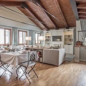 ca-grassi-apartments.hotelinveneto.com/